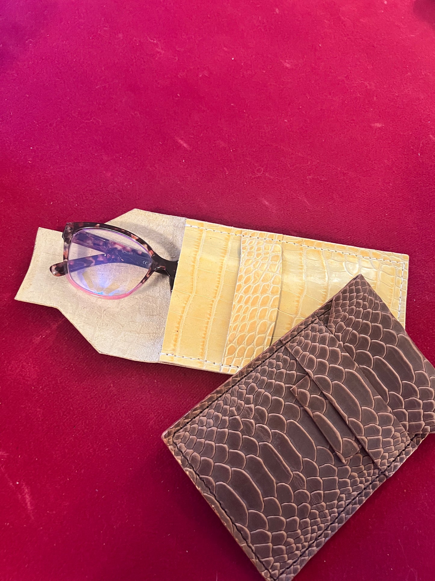 Eyeglass holder