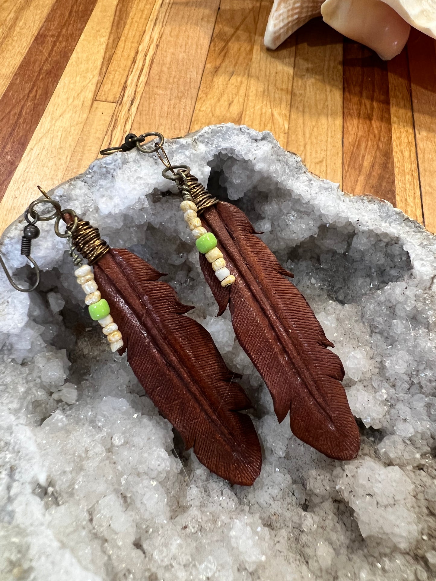 Leather Feather Earrings - Green Eyes