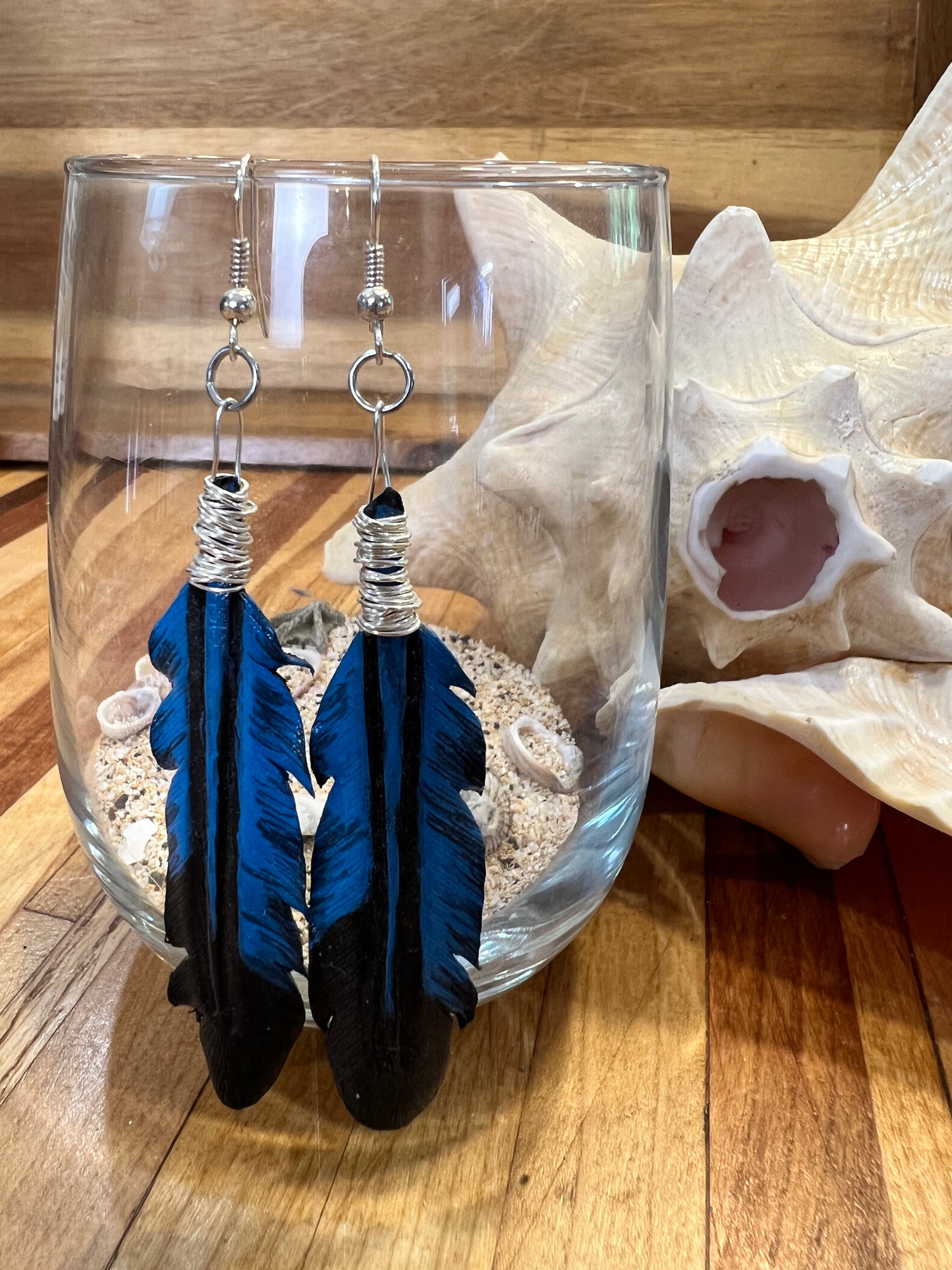 Boucles d'Oreilles Plumes en Cuir Artisanales - Noir et Bleu